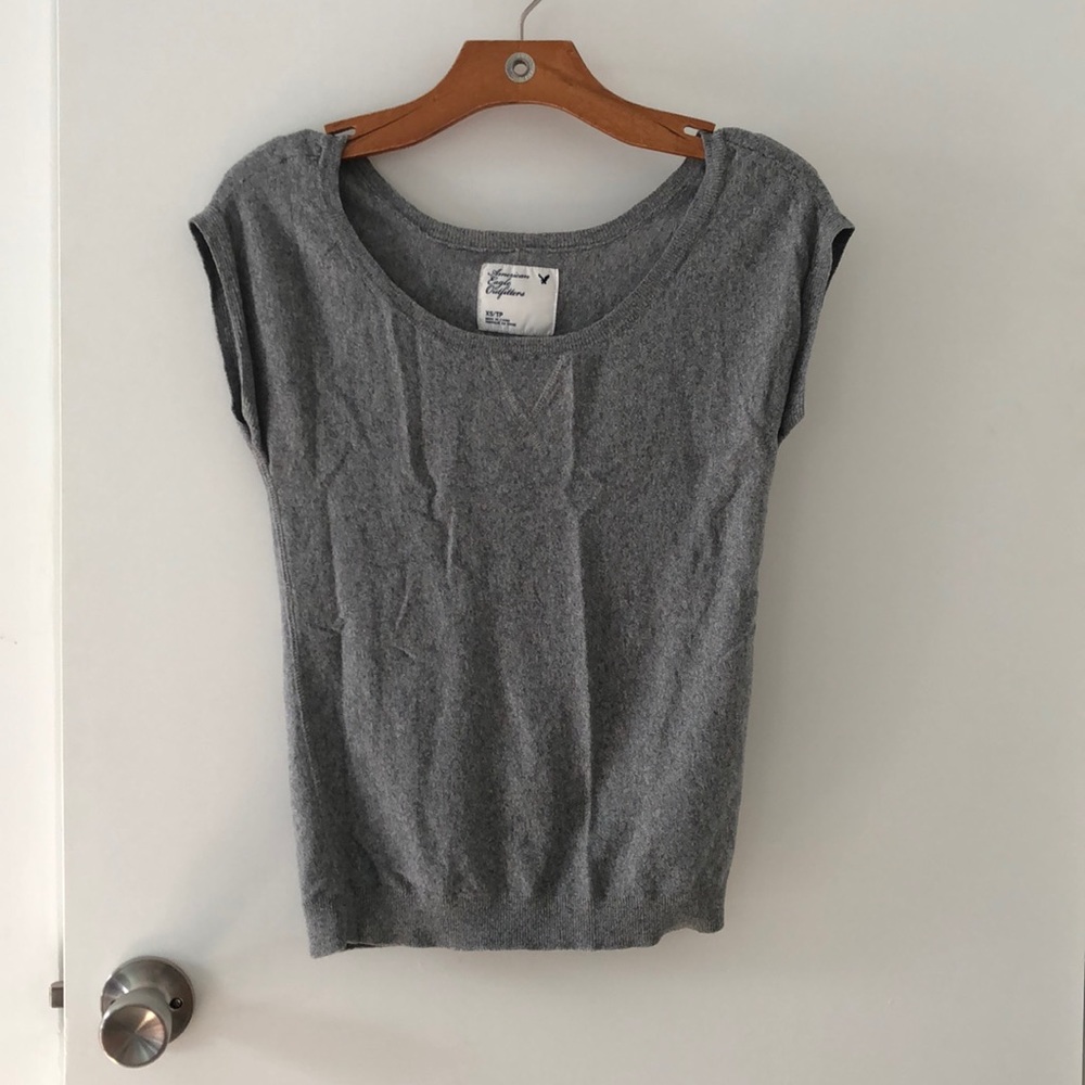 American Eagle | Women’s gray cut off tee like new